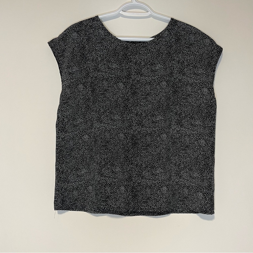 Elegant Black and White Speckled Blouse